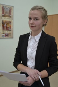 Ведущая пресс-конференции, член МАНЖ Полина Лунева